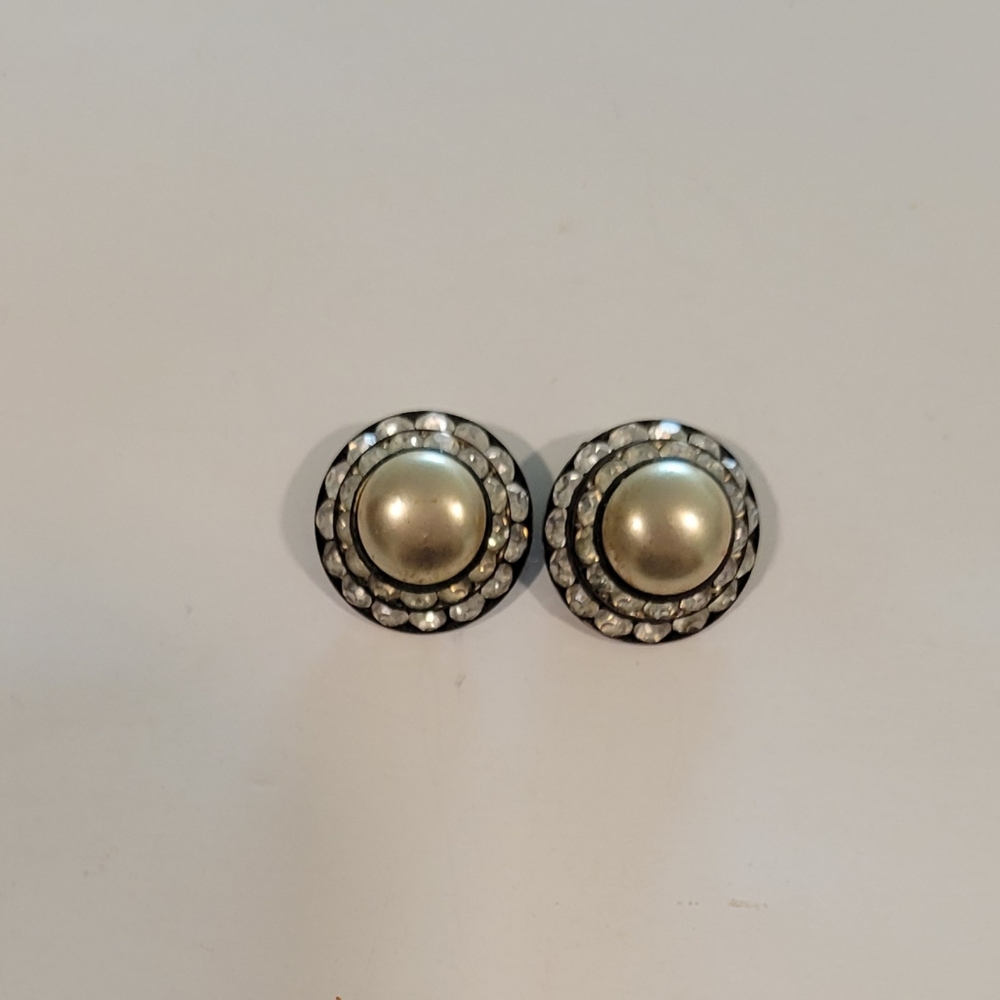Rhinestone And Faux Pearl Vintage Clip On Earring 1". 2 tier rhinestone gumdrop